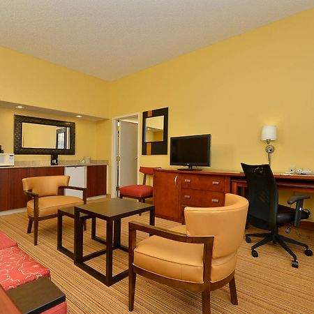 Courtyard By Marriott Bentonville Bagian luar foto