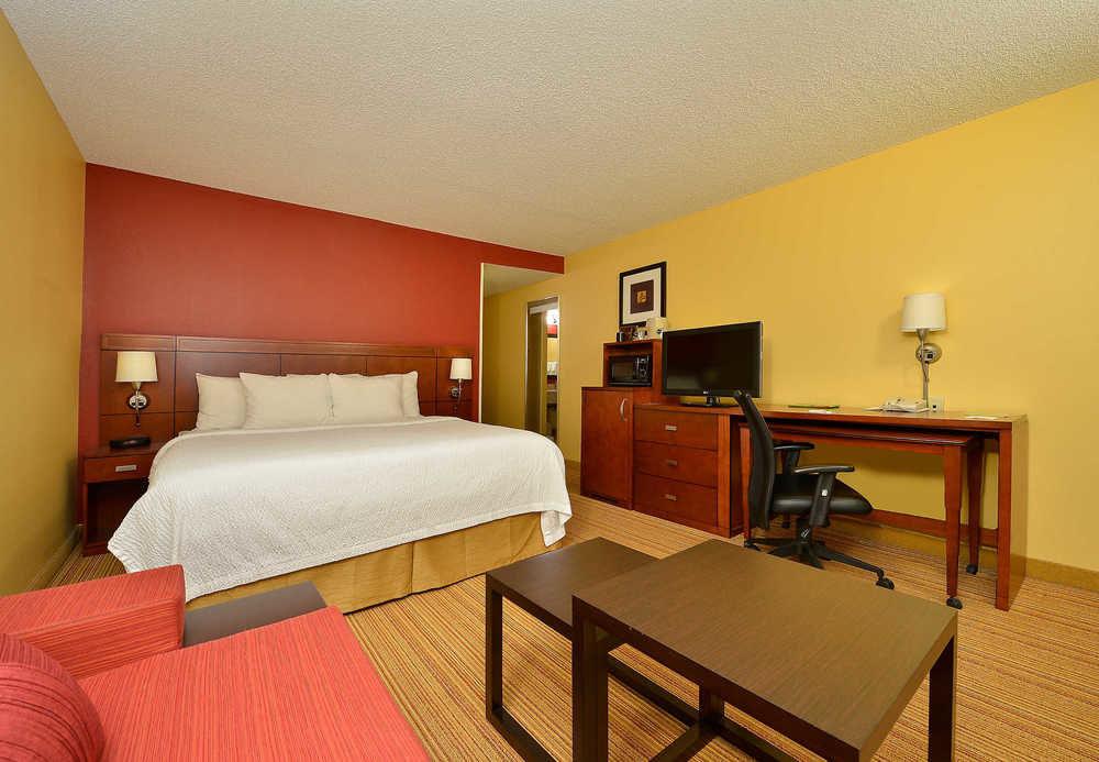 Courtyard By Marriott Bentonville Bagian luar foto