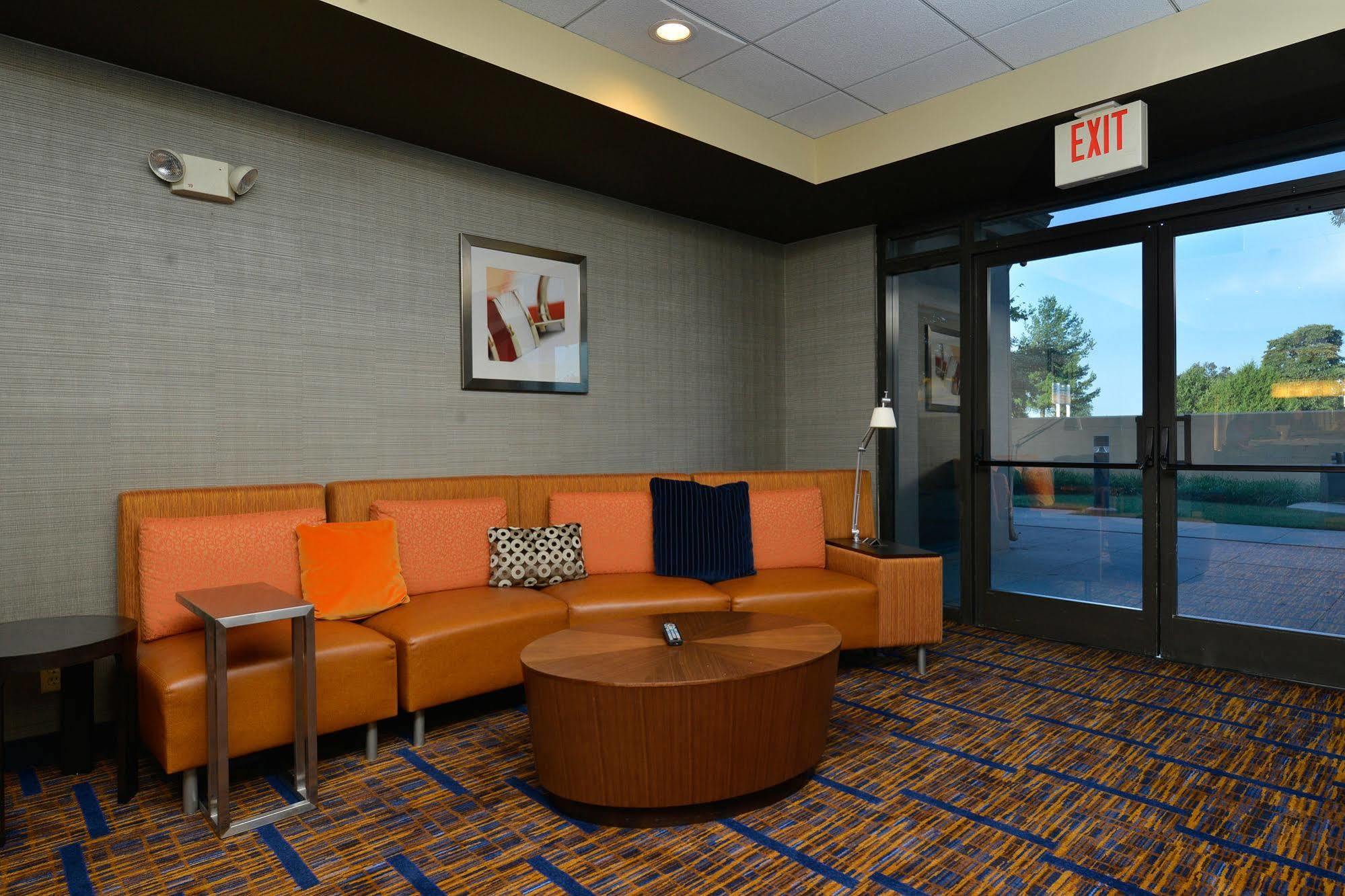 Courtyard By Marriott Bentonville Bagian luar foto